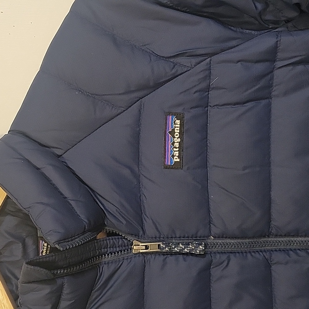 Patagonia Kids Navy Blue Down Sweater Puffer Jacket Large 12